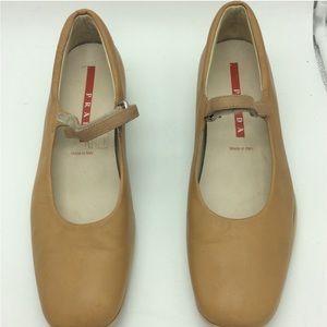 Prada tan maryjane style flats  40/10